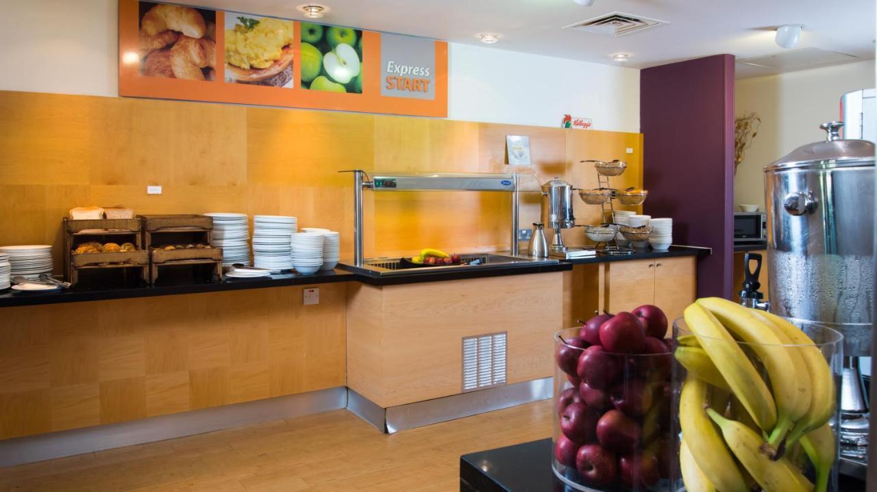 Holiday Inn Express Hemel Hempstead By Ihg Εξωτερικό φωτογραφία