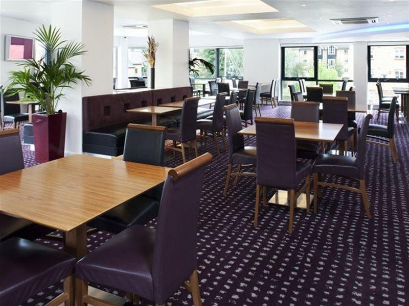 Holiday Inn Express Hemel Hempstead By Ihg Εξωτερικό φωτογραφία